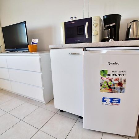 Apartmani Luna Vir Εξωτερικό φωτογραφία