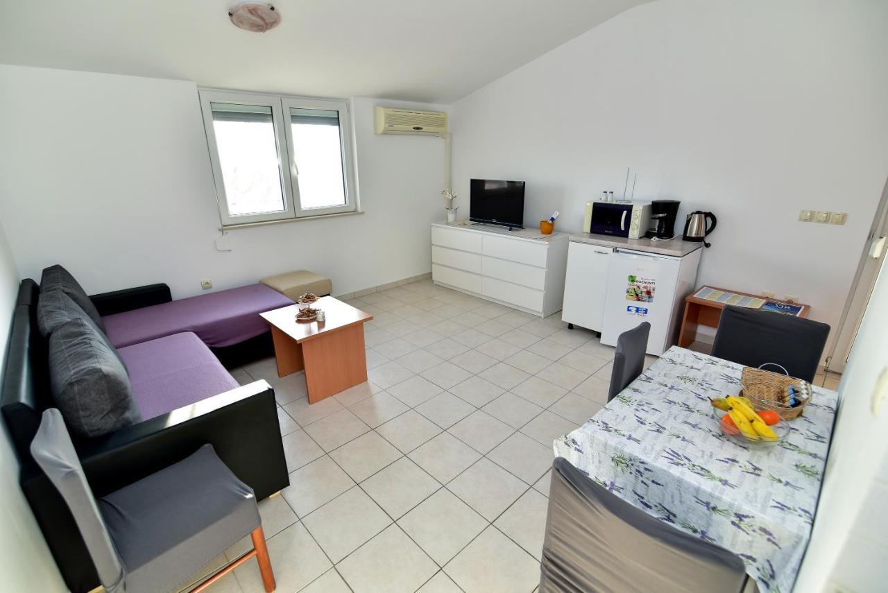 Apartmani Luna Vir Εξωτερικό φωτογραφία
